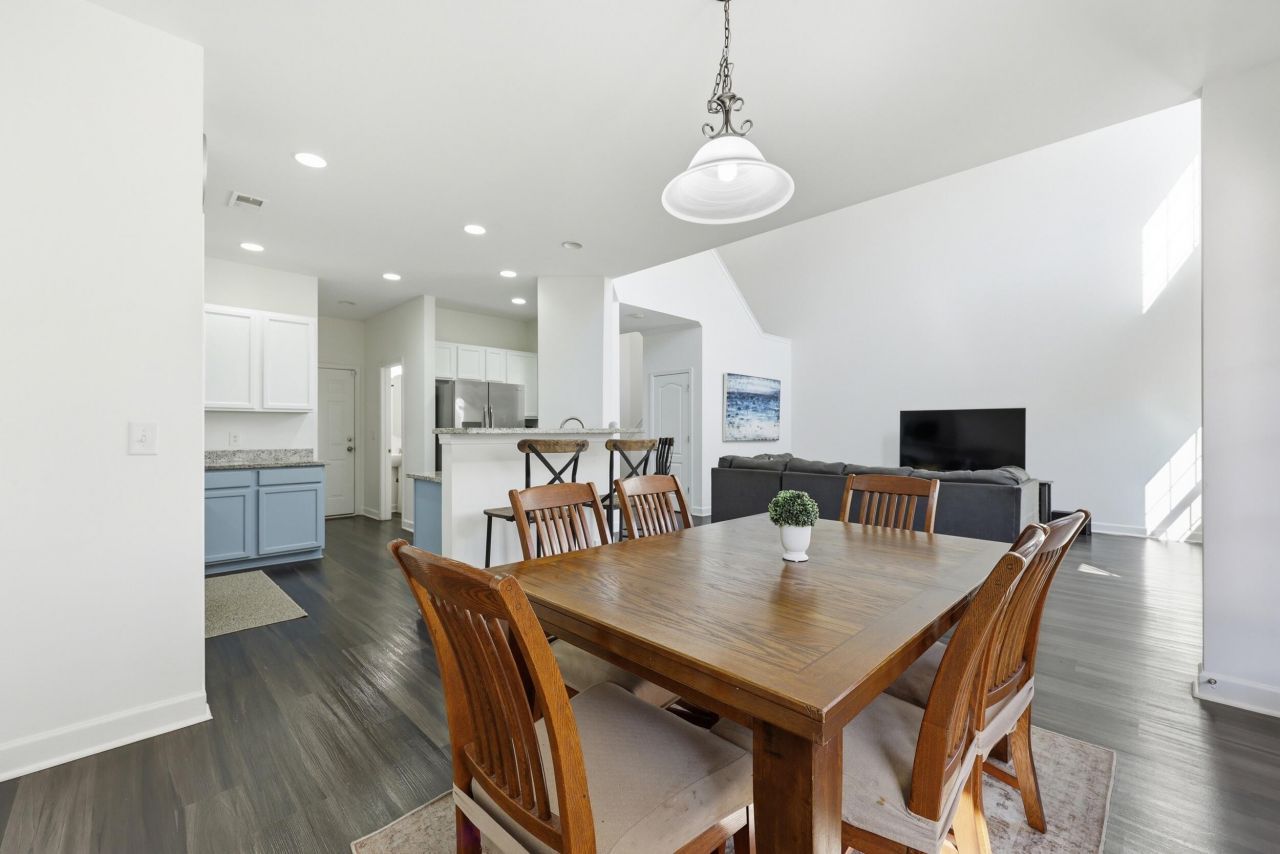 258 Longford Drive Photo 7