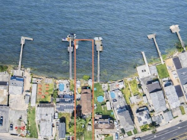 631 Cross Bay Boulevard , Broad Channel, NY 11693