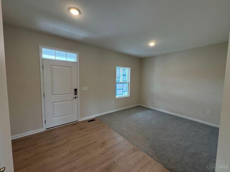 52 Chestnut Street, Springboro, OH 45066 Photo 2