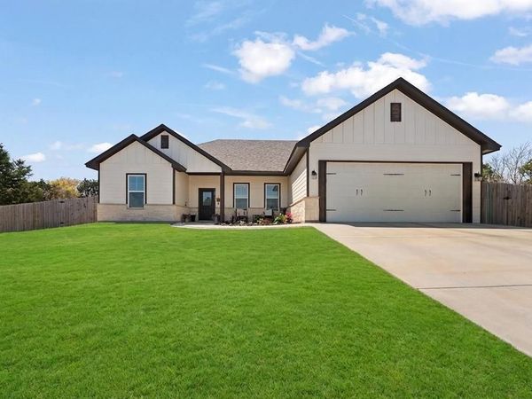 2612 Dove Trail , Granbury, TX 76048