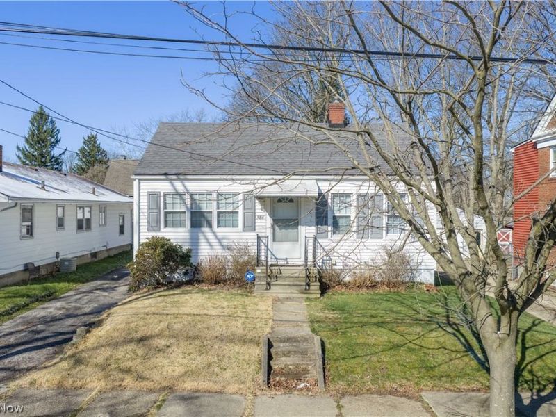 586 Lindell Street, Akron, OH 44305 Photo 1