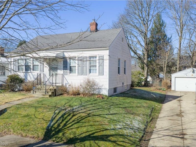 586 Lindell Street, Akron, OH 44305 Photo 3