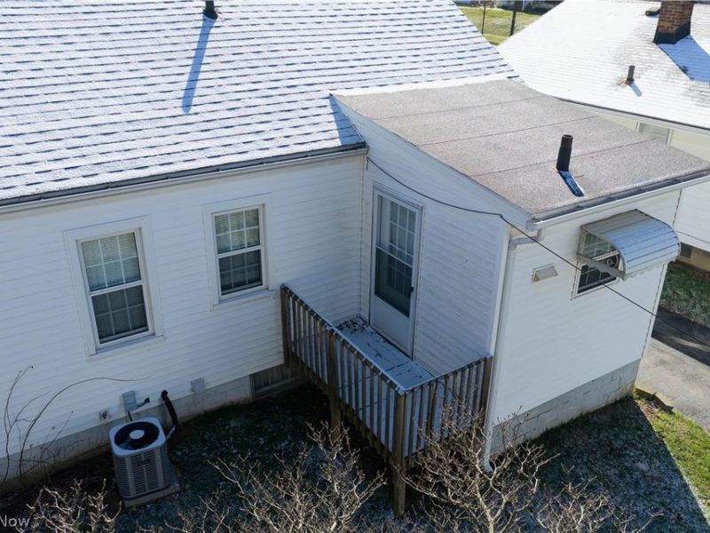 586 Lindell Street, Akron, OH 44305 Photo 7