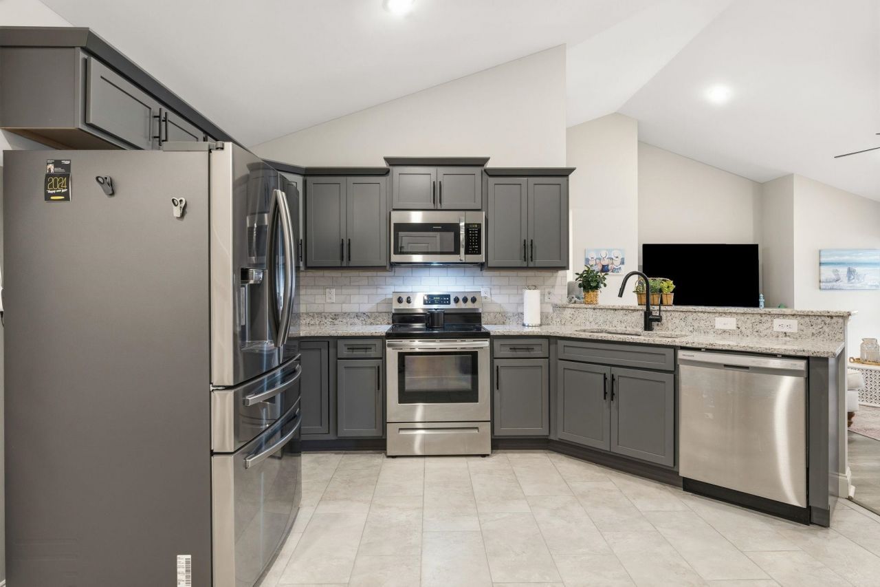 625 Tarrent St. Photo 16