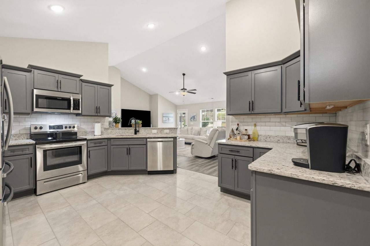 625 Tarrent St. Photo 18