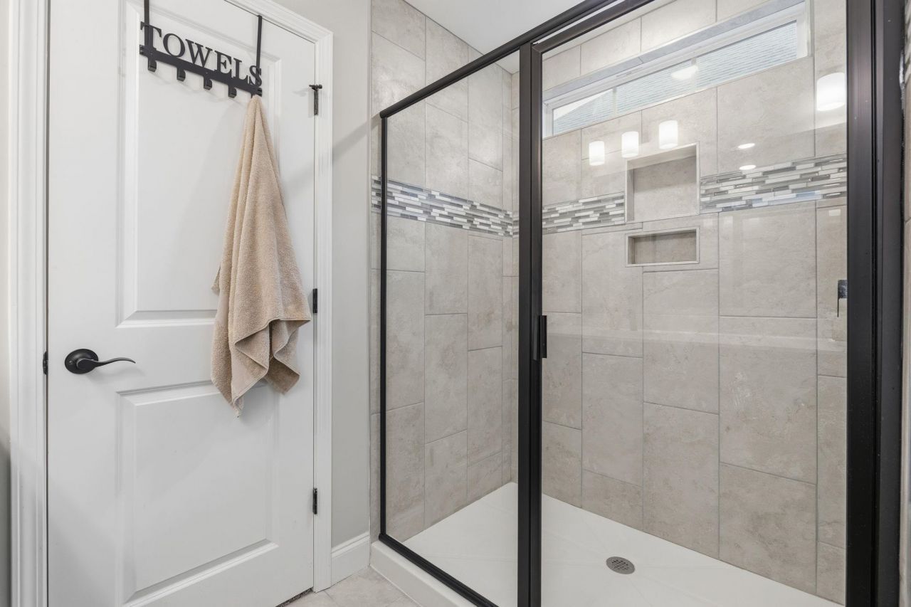 625 Tarrent St. Photo 36