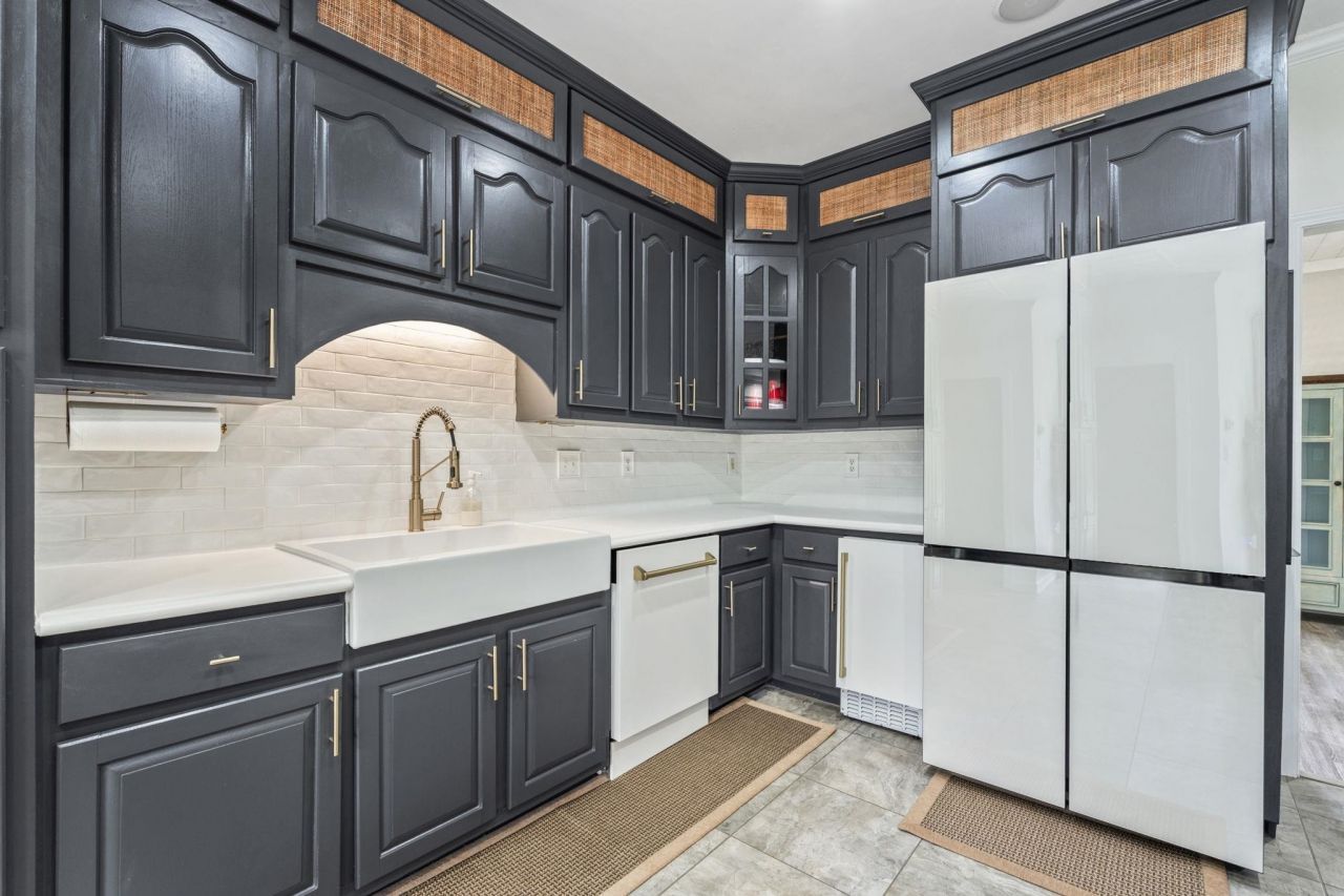 6125 R C Sarvis Ln. Photo 10