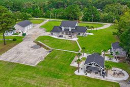 6125 R C Sarvis Ln. photo 4