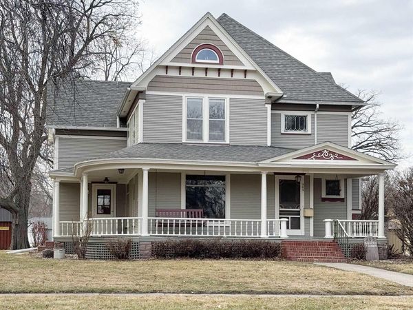 305 S Adams St, Rock Rapids, IA 51246