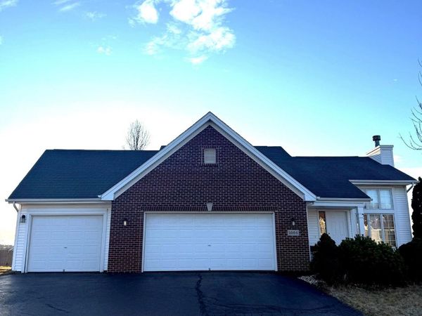 1026 Old Hunter Run, BYRON, IL 61010