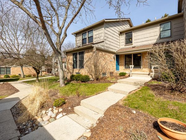 2254 Rivenoak Court, Unit 61, Ann Arbor, MI 48103