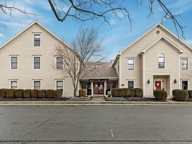 132 N High Street, Gahanna, OH 43230