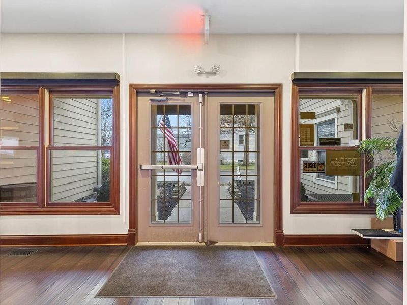 132 N High Street , Gahanna, OH 43230 Photo 12