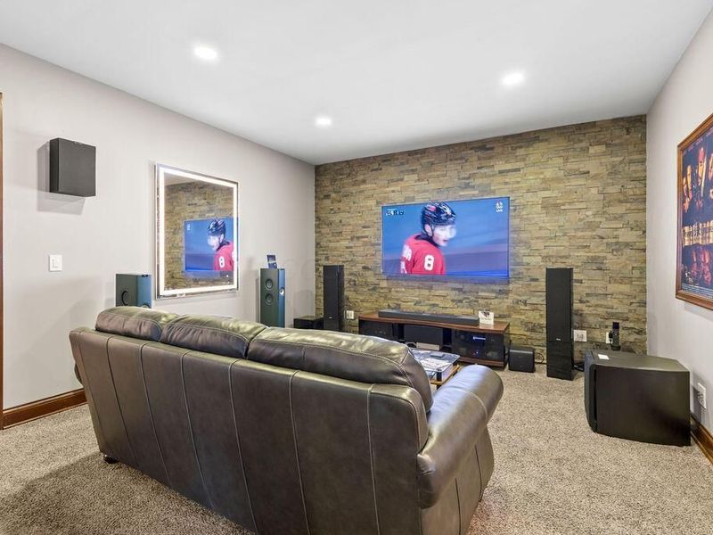 132 N High Street , Gahanna, OH 43230 Photo 16