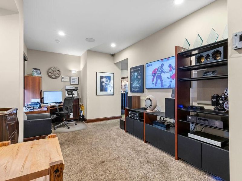 132 N High Street , Gahanna, OH 43230 Photo 18