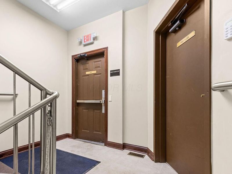 132 N High Street , Gahanna, OH 43230 Photo 25