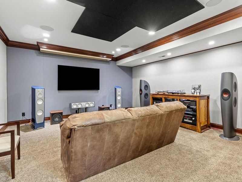 132 N High Street , Gahanna, OH 43230 Photo 29