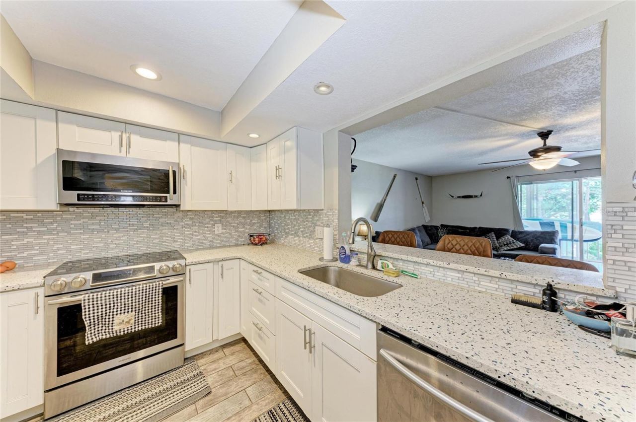 4920 38th Way S, Unit 210, Saint Petersburg, FL 33711 Photo