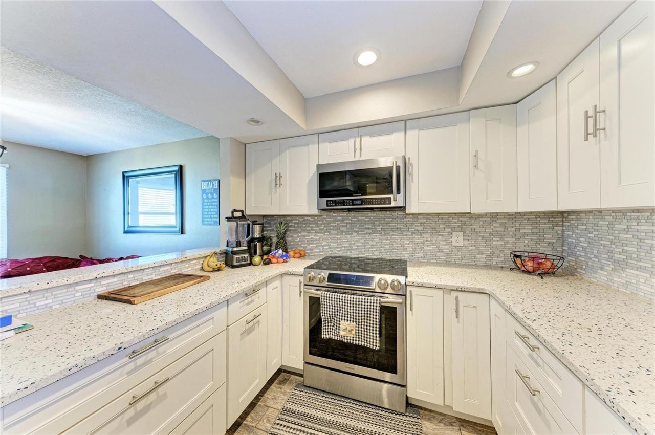 4920 38th Way S, Unit 210, Saint Petersburg, FL 33711 Photo