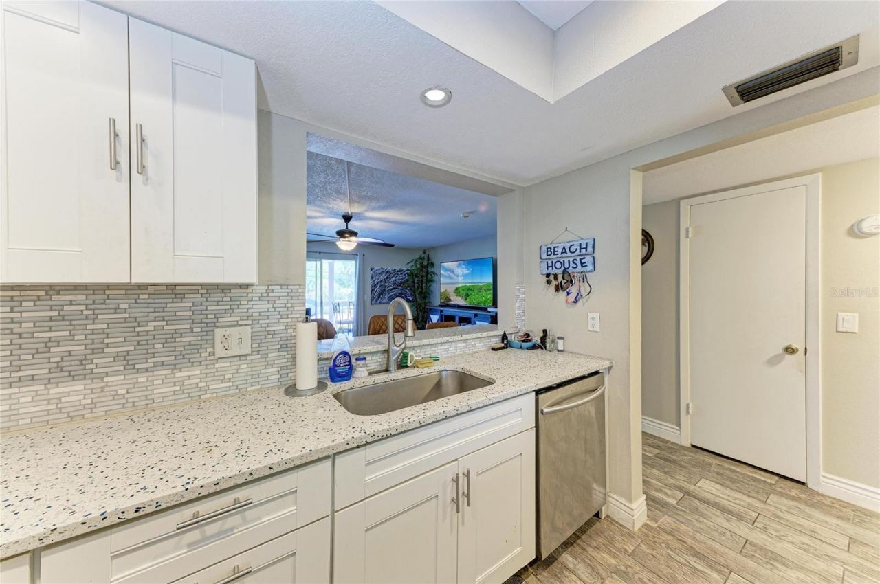 4920 38th Way S, Unit 210, Saint Petersburg, FL 33711 Photo