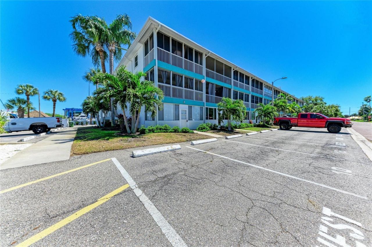 4920 38th Way S, Unit 210, Saint Petersburg, FL 33711 Photo