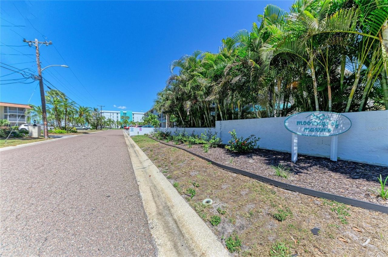 4920 38th Way S, Unit 210, Saint Petersburg, FL 33711 Photo