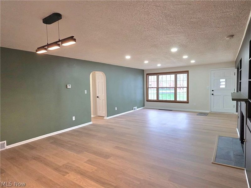 1324 Mapleview Drive, Seven Hills, OH 44131 Photo 5