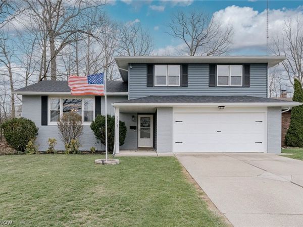 5301 Regency Drive , Parma, OH 44129