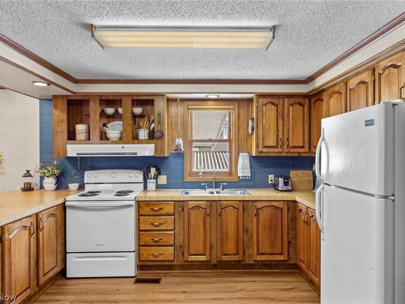 22 Lees Lane, Olmsted Township, OH 44138 Photo 14