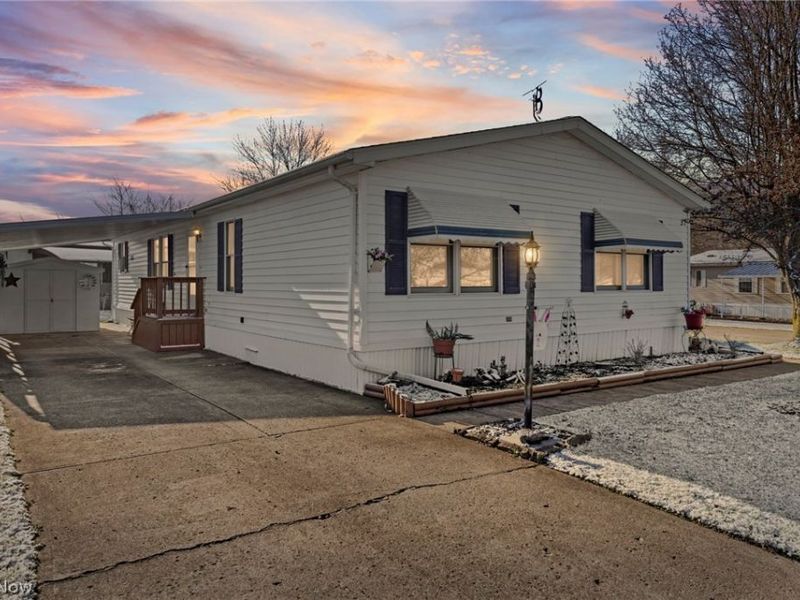 22 Lees Lane, Olmsted Township, OH 44138 Photo 2