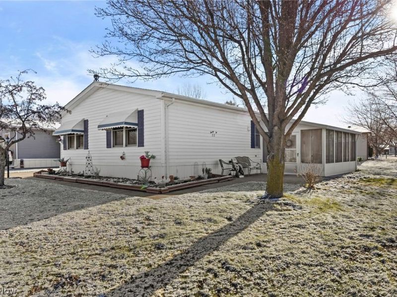 22 Lees Lane, Olmsted Township, OH 44138 Photo 3