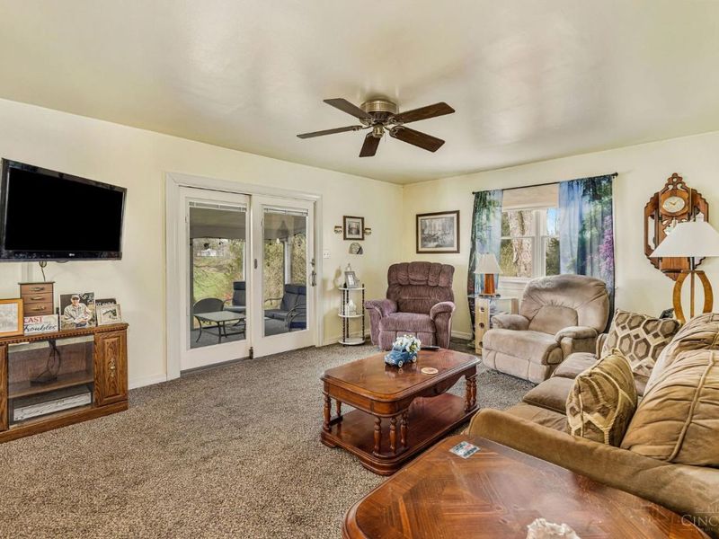 1118 Stuttgart Drive, Unit 2, Fayetteville, OH 45118 Photo 8