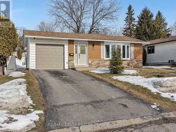 22 Red Maple Crescent , Ottawa, ON K1B3Z3
