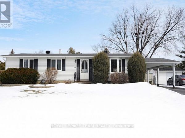 15 Overlake Drive, Ottawa, ON K2E5V2