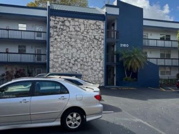 3160 Holiday Springs Boulevard, Unit 103-7, Margate, FL 33063