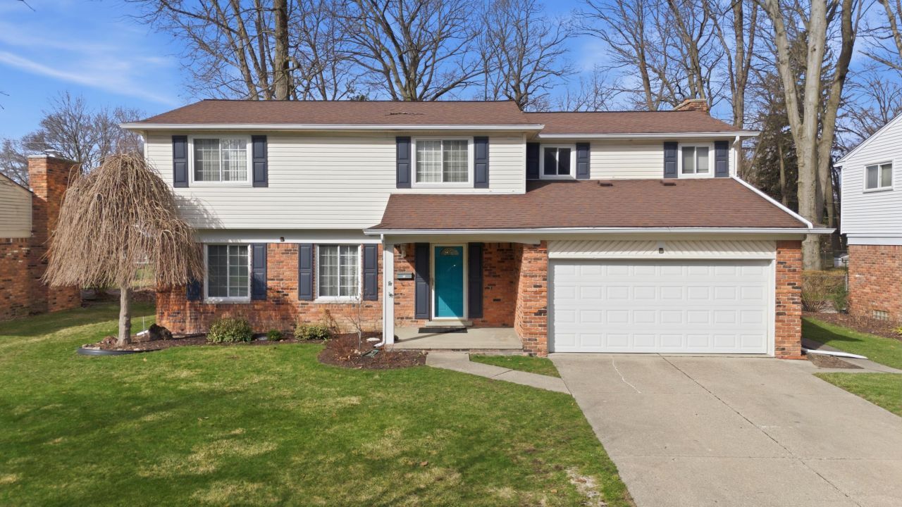 21467 Chestnut Lane, Farmington, MI 48336 Main Photo
