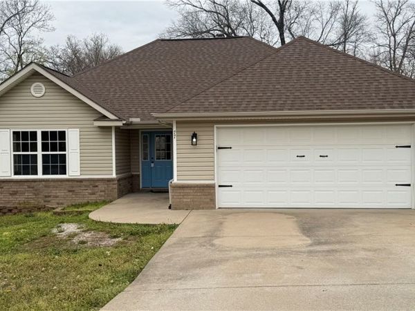 77 Ingleborough Drive, Bella Vista, AR 72715