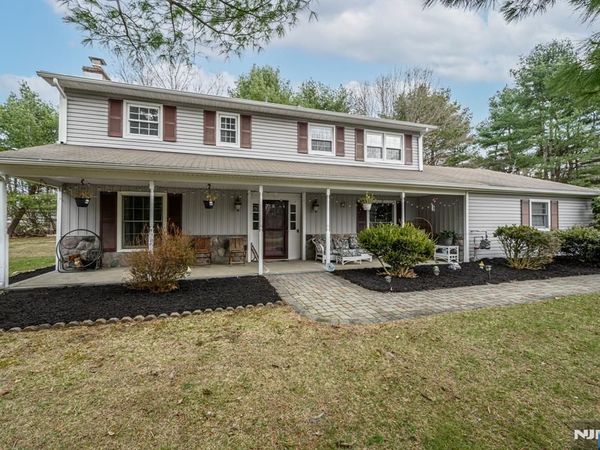 1 Running Hills Drive, NEWTON, NJ 07860