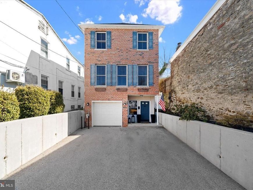 4611 Pechin Street, Philadelphia, PA 19128 Main Photo