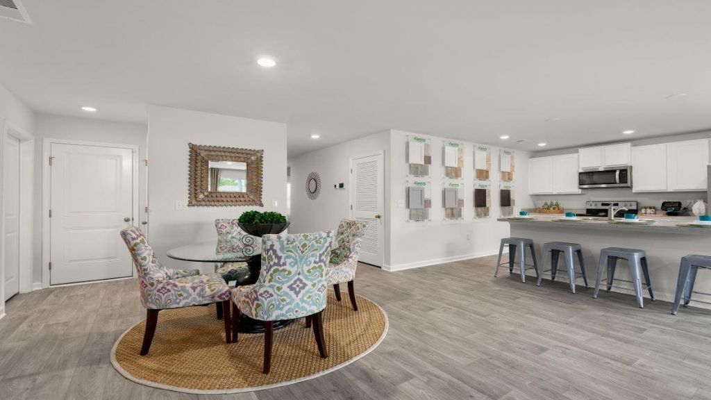 621 Strawberry Field Way  Photo 9