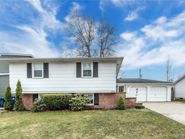 223 Robin Hill Drive, Buffalo, NY 14221