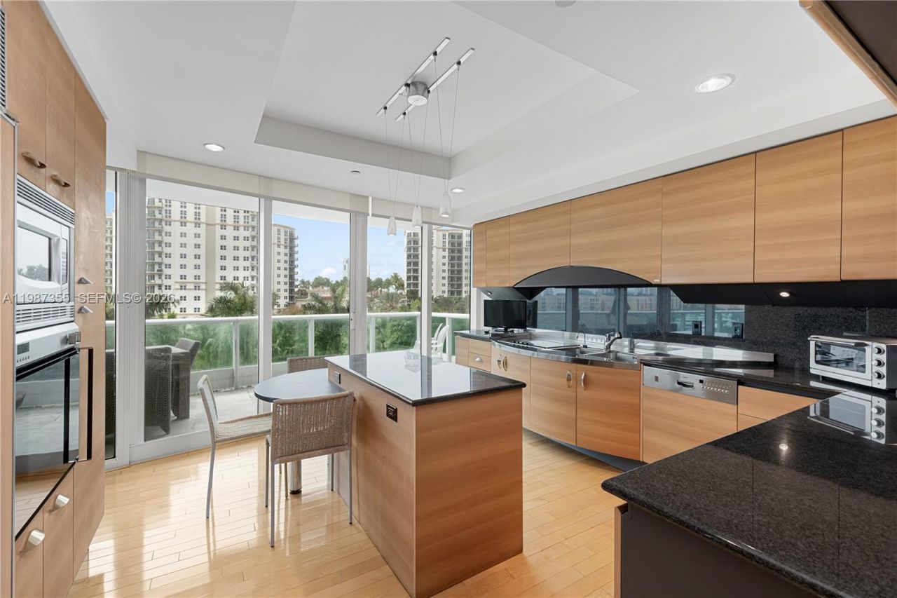 19955 NE 38th Ct , Unit 701, Aventura, FL 33180 Photo