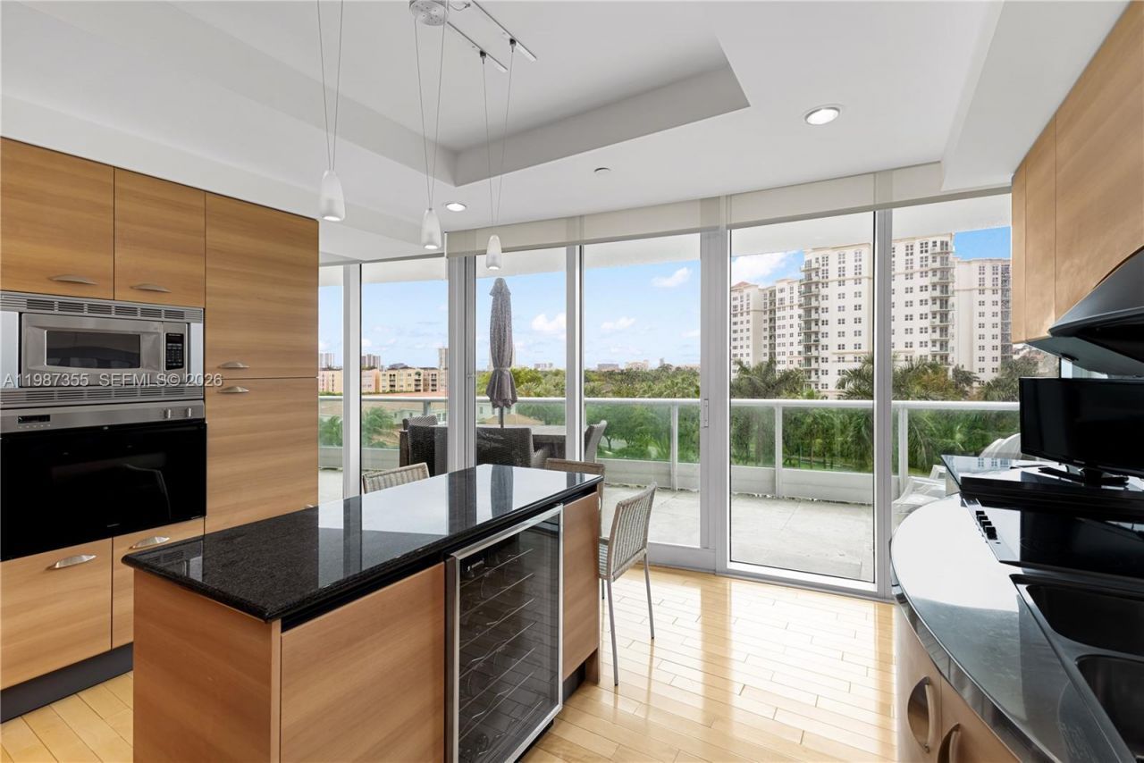 19955 NE 38th Ct , Unit 701, Aventura, FL 33180 Photo