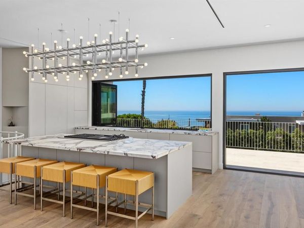 1506 Summit Ave, Cardiff By The Sea, CA 92007