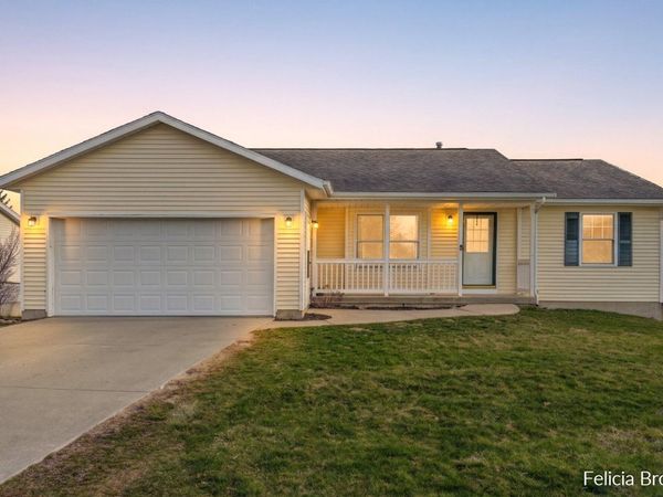 614 E Charles Street, Hastings, MI 49058