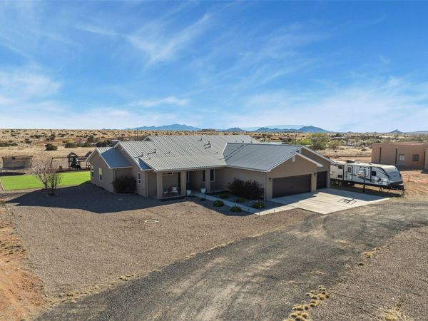 6 W Serena, Santa Fe, NM 87508