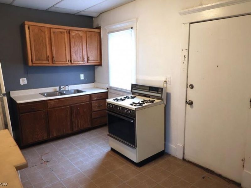 1113 W 9th Street, Lorain, OH 44052 Photo 11