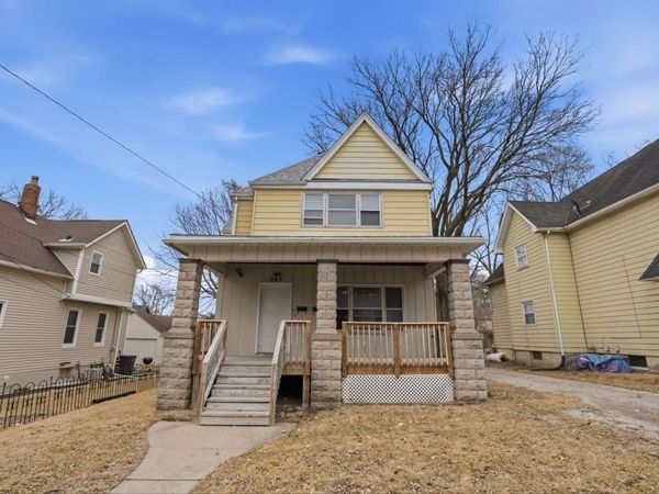 903 44th Street , Rock Island, IL 61201