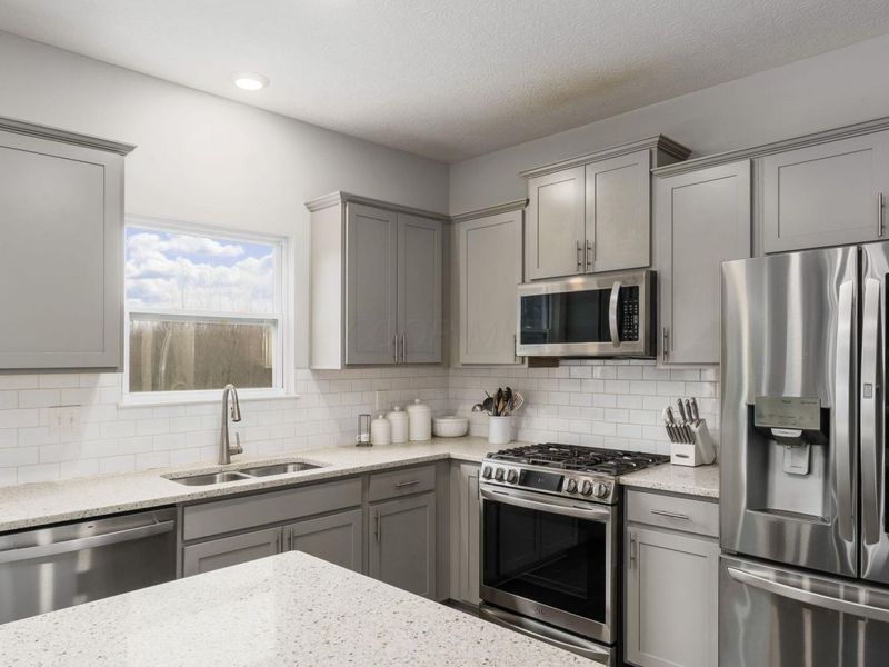 202 Deanscroft Drive, Pickerington, OH 43147 Photo 13