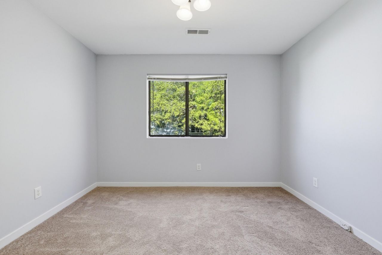 2334 Treescape Drive Photo 8